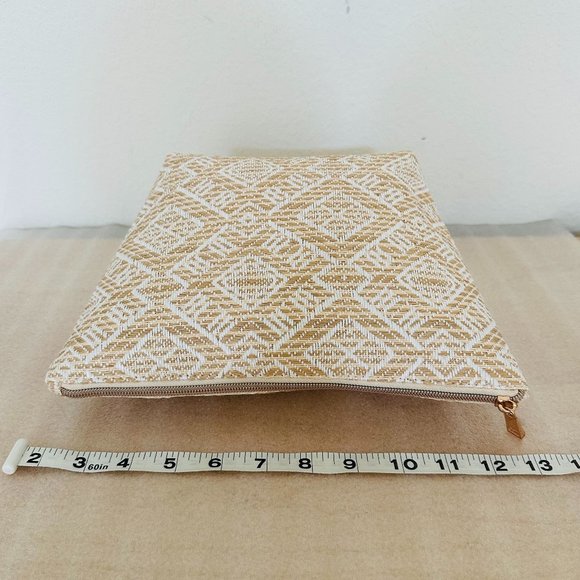 🌷New🌷Stephanie Johnson Laura Spacious Trapezoid Makeup Bag in White and Beige - Picture 9 of 9